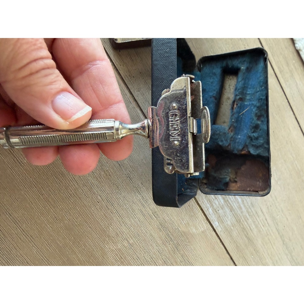 Lot of vintage safety razors Gillette Gem with cases - Picture 8 of 10